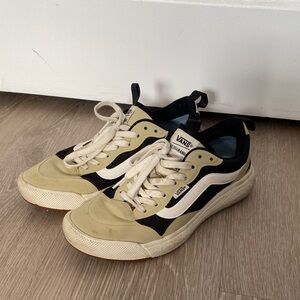 Vans UltraRange Black and Cream Sneakers